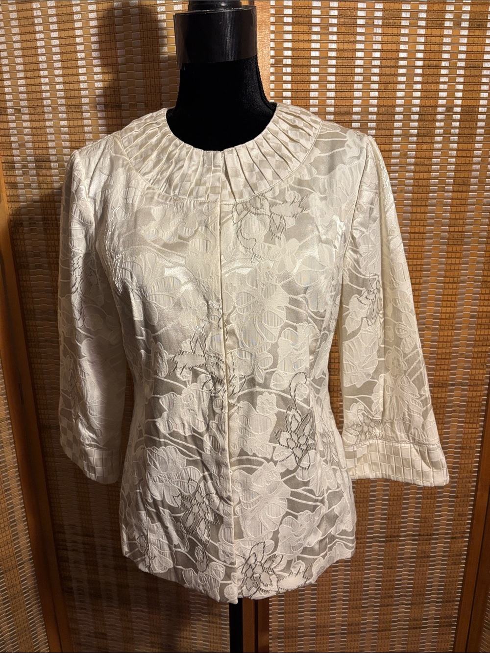 Chicos | Women’s Amaye Antique Ivory Jacquard Jacket/Blouse - Size 1 (Medium)
